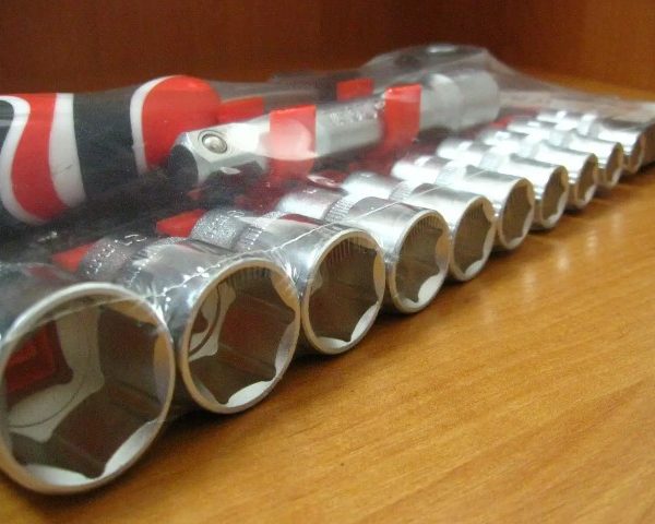 Bộ tuýp tay vặn 1/2" 10-24mm 12 chi tiết Yato YT-38821 - Ba Lan Bộ tuýp tay vặn 1/2" 10-24mm 12 chi tiết Yato YT-38821 - Ba Lan