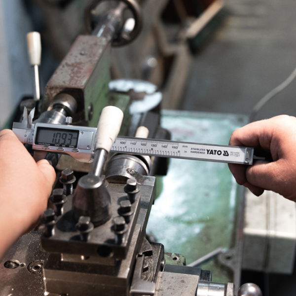 Thước Kẹp Điện Tử YATO YT-7201 Thước Kẹp Điện Tử YATO YT-7201