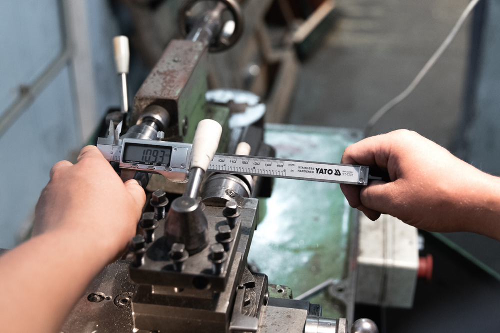 Thước Kẹp Điện Tử YATO YT-7201 Thước Kẹp Điện Tử YATO YT-7201