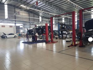 Quản Lý Gara Ô Tô 2025: Tối Ưu Lợi Nhuận, Thu Hút Khách Bền Vững