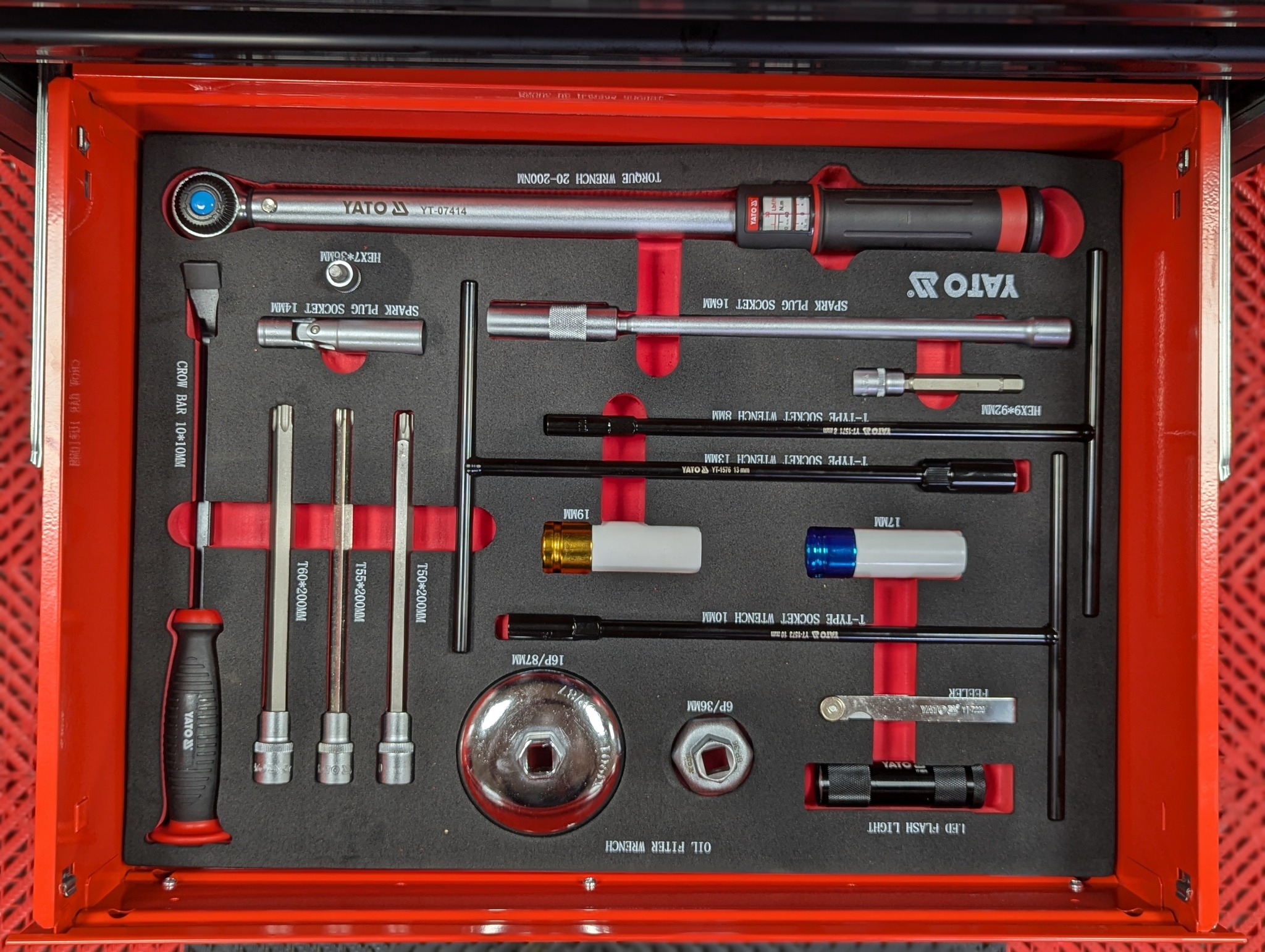 Tủ đồ nghề sửa xe BMW 261 chi tiết Yato YT-55295 Tủ đồ nghề sửa xe BMW 261 chi tiết Yato YT-55295