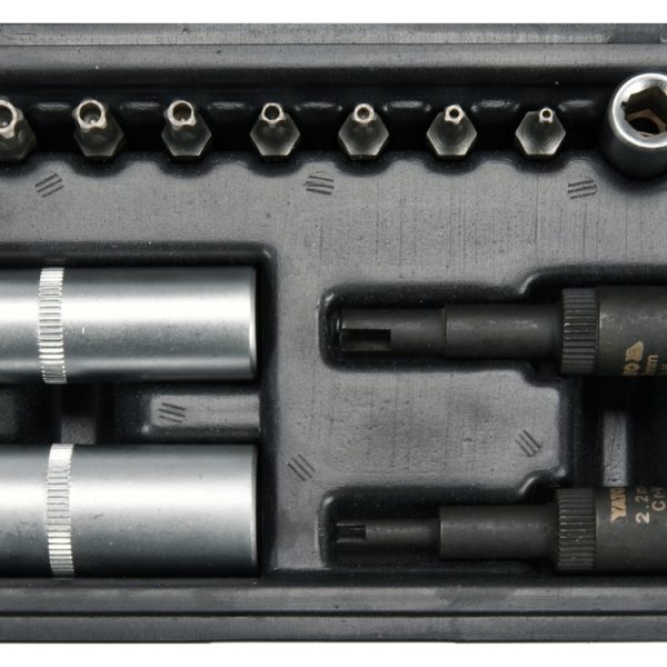 Bộ Dụng Cụ Sửa Chữa Điều Hòa Ô Tô YATO YT-12007: Giải Pháp Toàn Diện Cho Hệ Thống Điều Hòa Xe Hơi